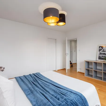 Family Friendly Spacious Two Floor Apartman