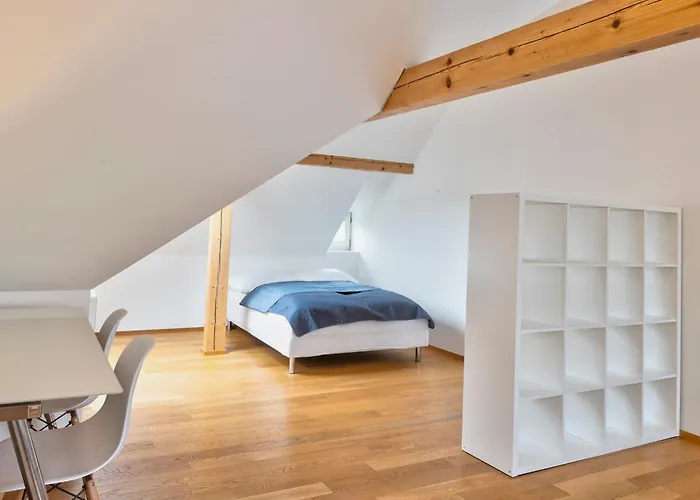 Family Friendly Spacious Two Floor Lägenhet Prag