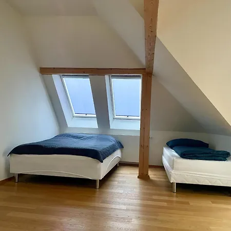 アパート Family Friendly Spacious Two Floor プラハ
