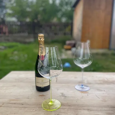 Family Friendly Spacious Two Floor Appartement *