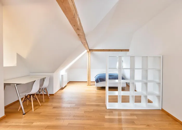 Family Friendly Spacious Two Floor Apartamento Praga