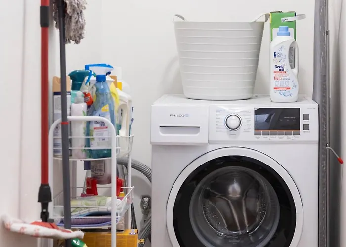 Family Friendly Spacious Two Floor *