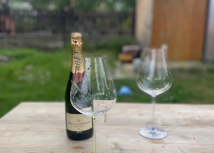 Family Friendly Spacious Two Floor Appartement *