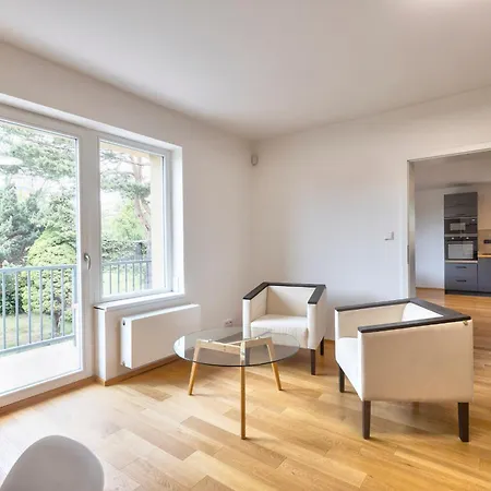 Family Friendly Spacious Two Floor *