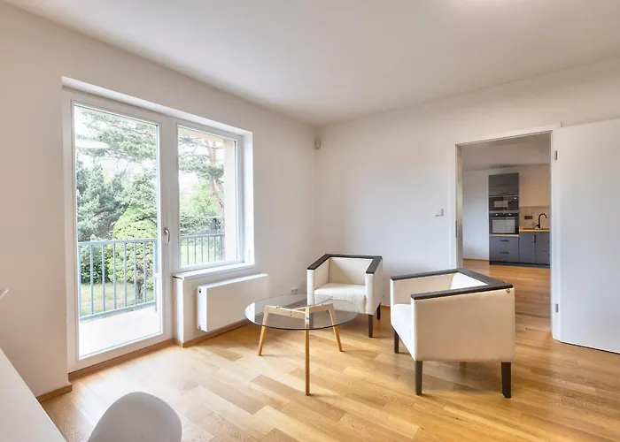 Family Friendly Spacious Two Floor *