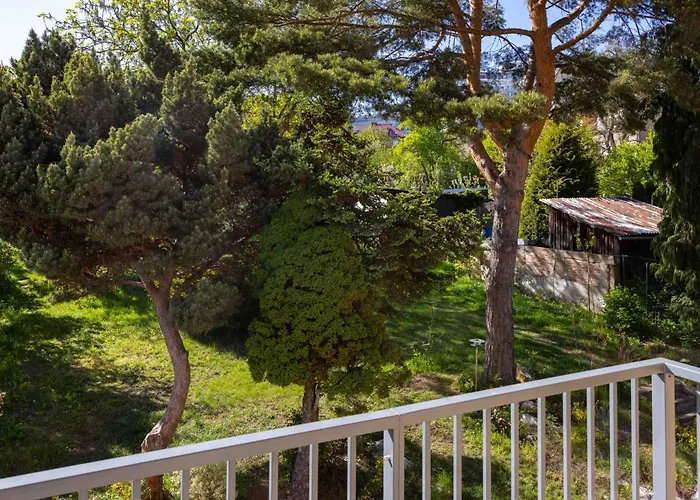 Family Friendly Spacious Two Floor